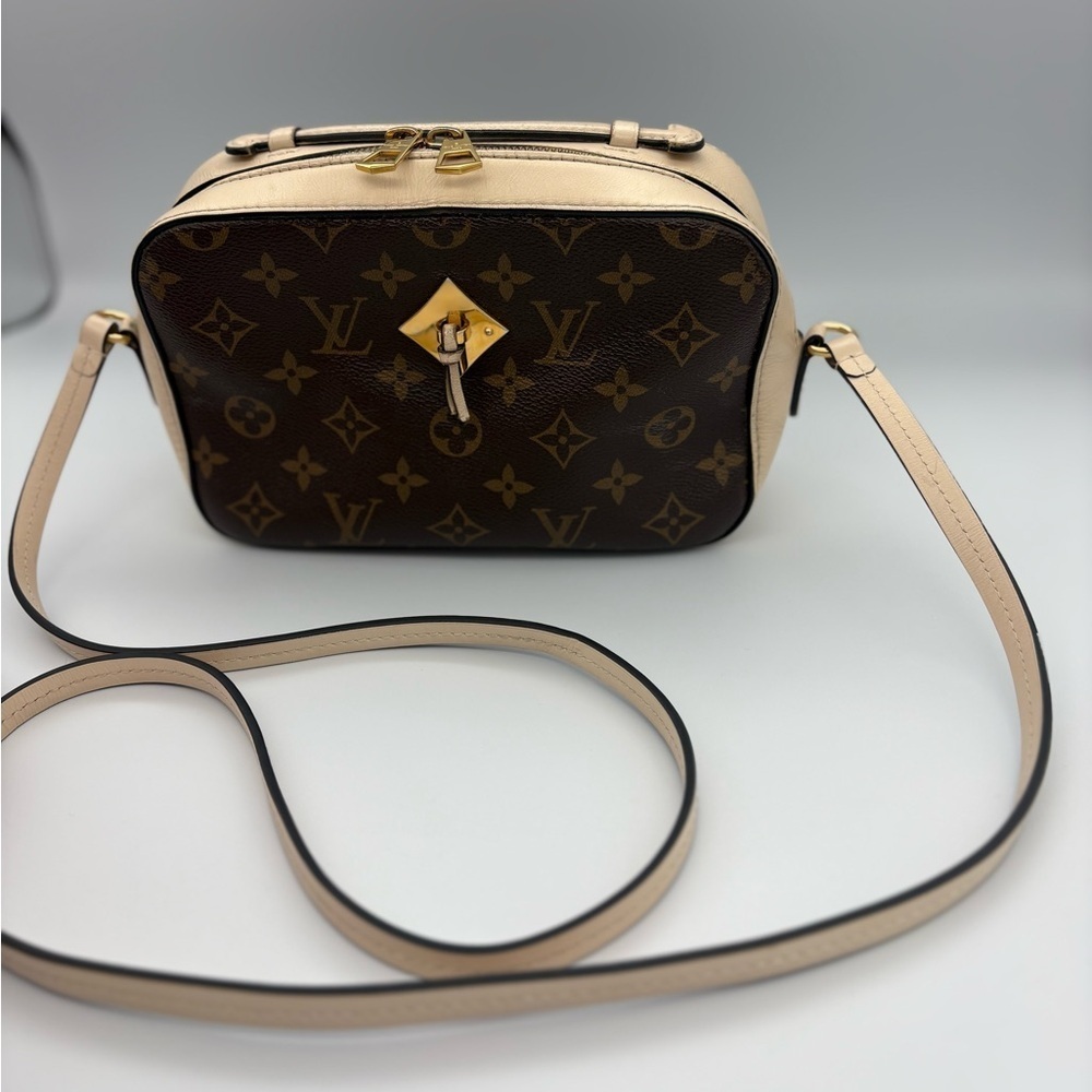 Louis Vuitton Saintonge Crème Monogram Crossbody